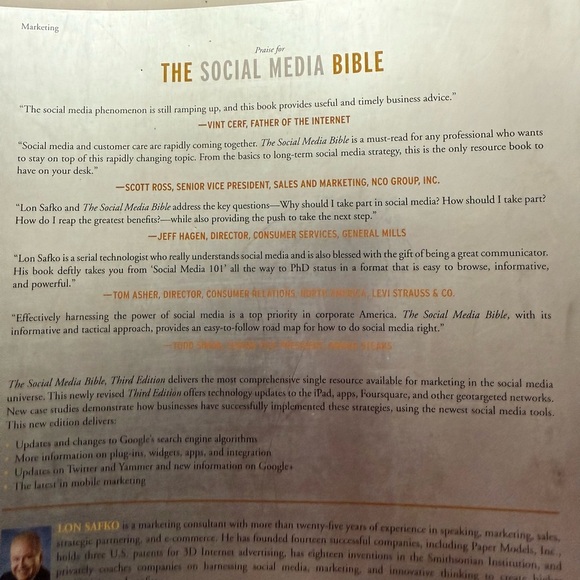 The Social Media Bible Third Edition - Picture 2 of 3